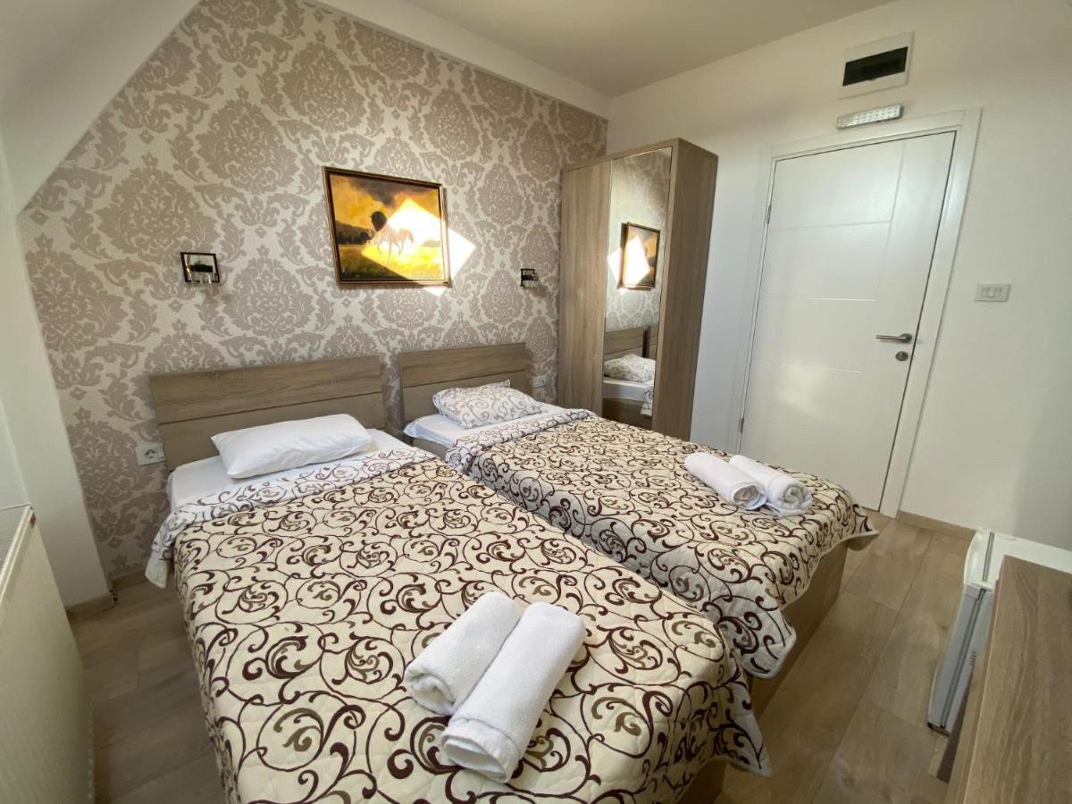 Hotel Zeleni Vir Ni Extérieur photo