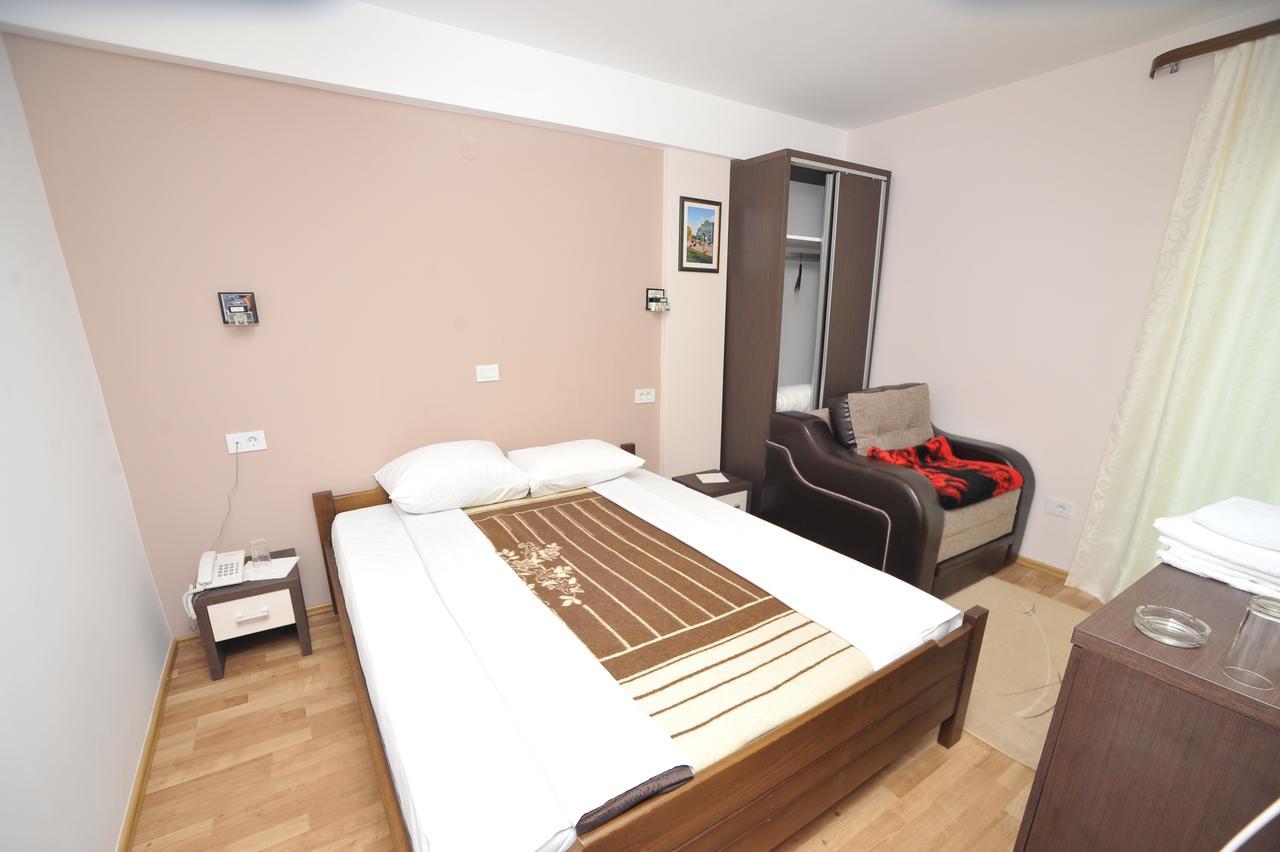 Hotel Zeleni Vir Ni Extérieur photo