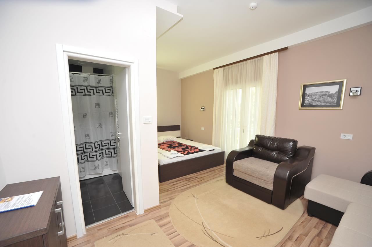 Hotel Zeleni Vir Ni Extérieur photo