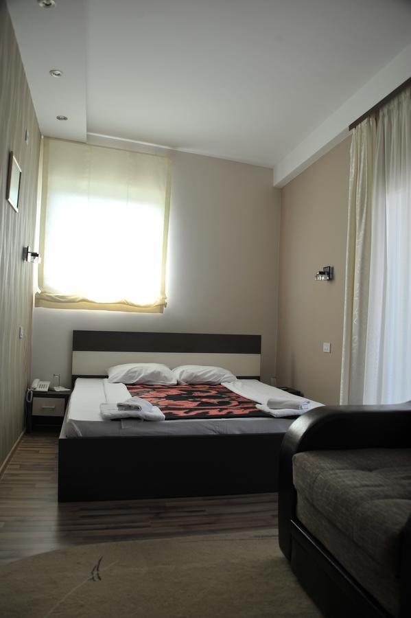 Hotel Zeleni Vir Ni Extérieur photo