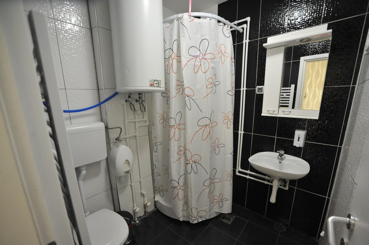 Hotel Zeleni Vir Ni Extérieur photo