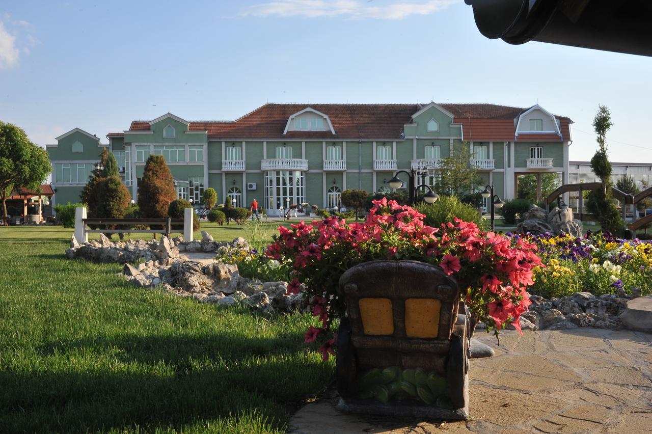 Hotel Zeleni Vir Ni Extérieur photo