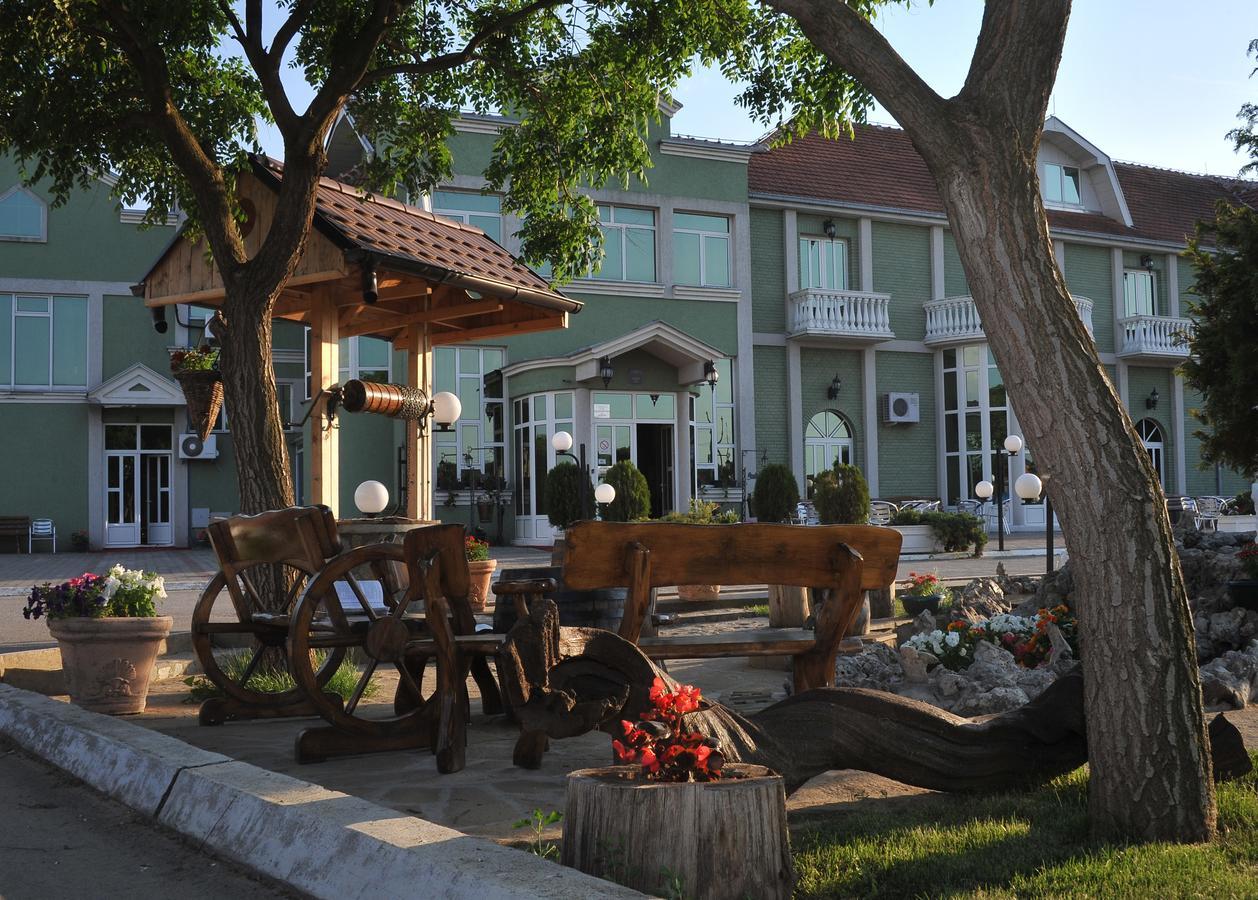 Hotel Zeleni Vir Ni Extérieur photo