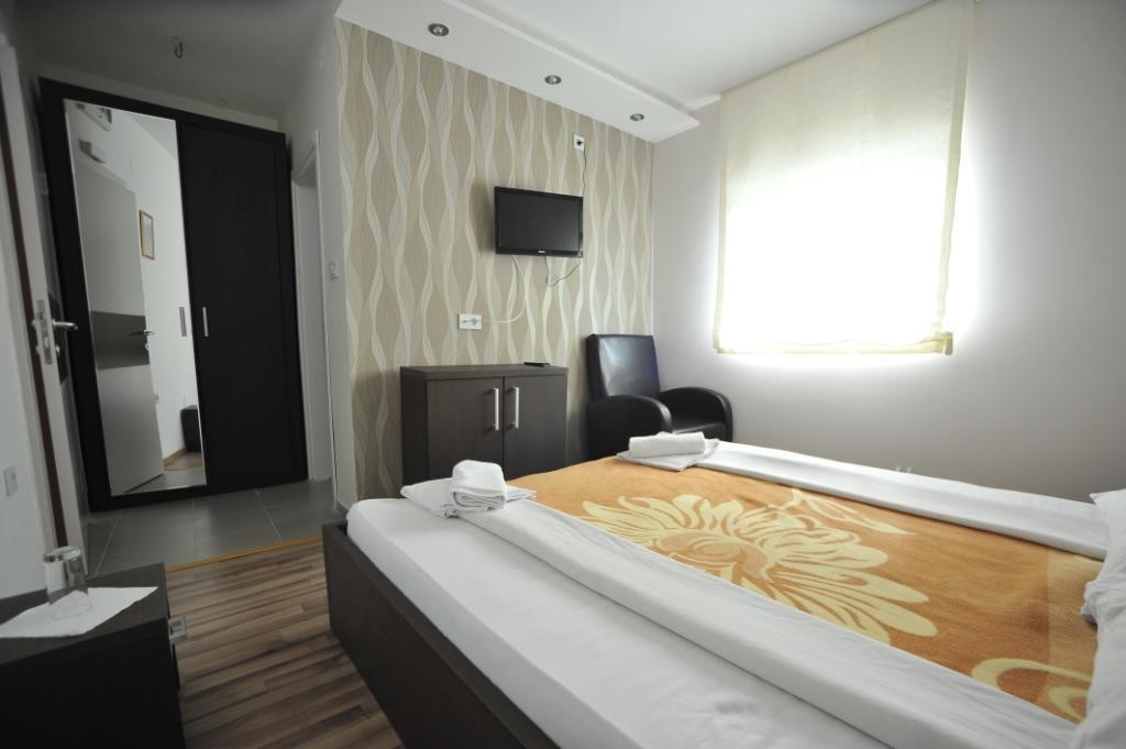 Hotel Zeleni Vir Ni Extérieur photo